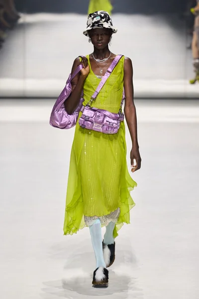 Look 4